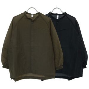 P82600 ナイロンシアーペーパーリップストップ 裾ヒモコクーンブルゾン プリット ナチュラル トップス