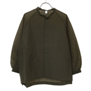 P82600 ナイロンシアーペーパーリップストップ 裾ヒモコクーンブルゾン プリット ナチュラル トップス