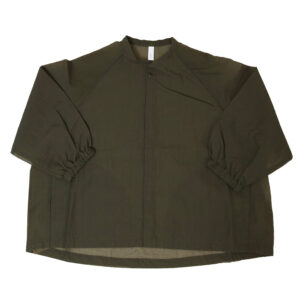 P82600 ナイロンシアーペーパーリップストップ 裾ヒモコクーンブルゾン プリット ナチュラル トップス