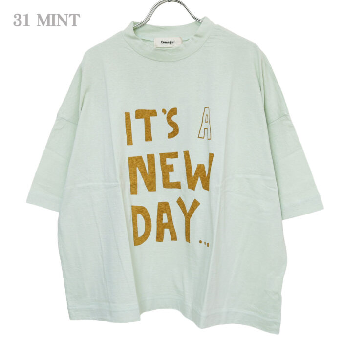 tumugu: トップス TC26203 ラフィ天竺 プリントT(IT'S A NEW DAY)