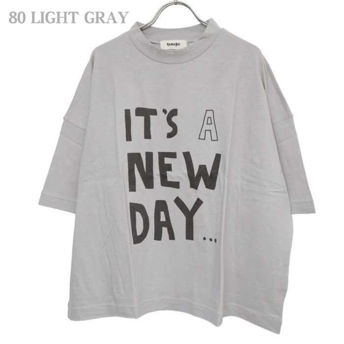 tumugu: トップス TC26203 ラフィ天竺 プリントT(IT'S A NEW DAY)