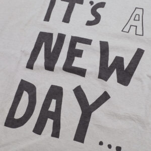 tumugu: トップス TC26203 ラフィ天竺 プリントT(IT'S A NEW DAY)