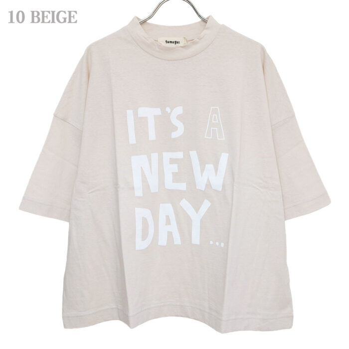 tumugu: トップス TC26203 ラフィ天竺 プリントT(IT’S A NEW DAY)