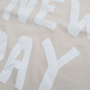 tumugu: トップス TC26203 ラフィ天竺 プリントT(IT'S A NEW DAY)